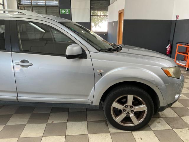 MITSUBISHI Outlander 2.0 DI-D Intense