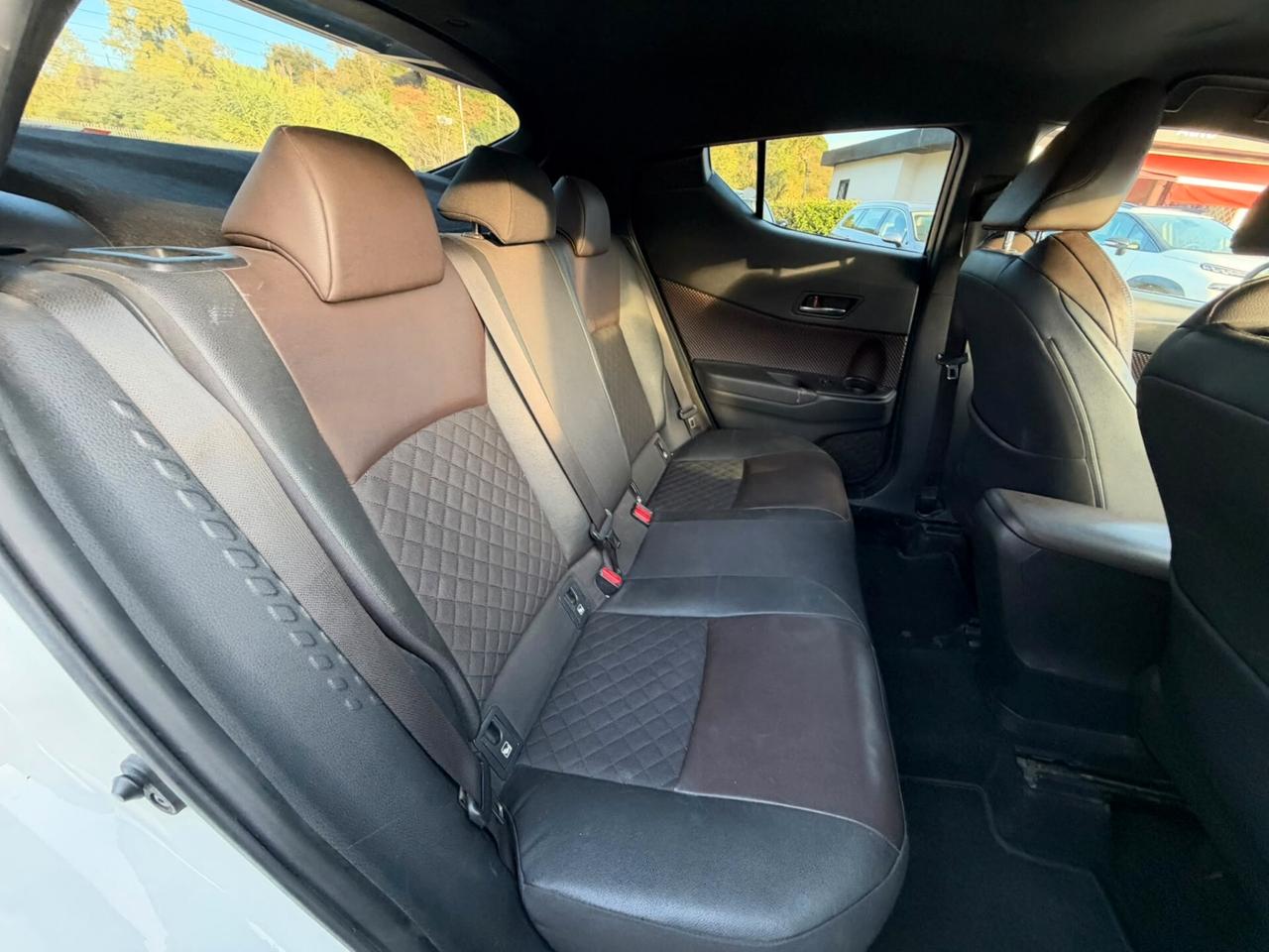 Toyota C-HR 1.8 Hybrid E-CVT Lounge