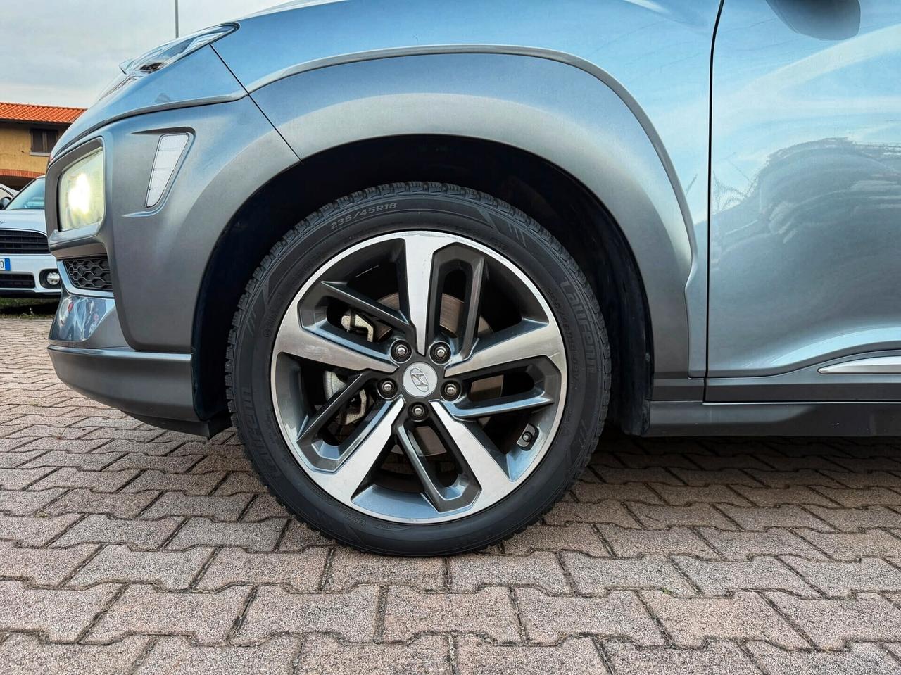 Hyundai Kona 1.6 CRDI 136 CV 4WD AUTOMATICA NAVIGA CAMERA SENSORI PDC OK NEOPATENTATI