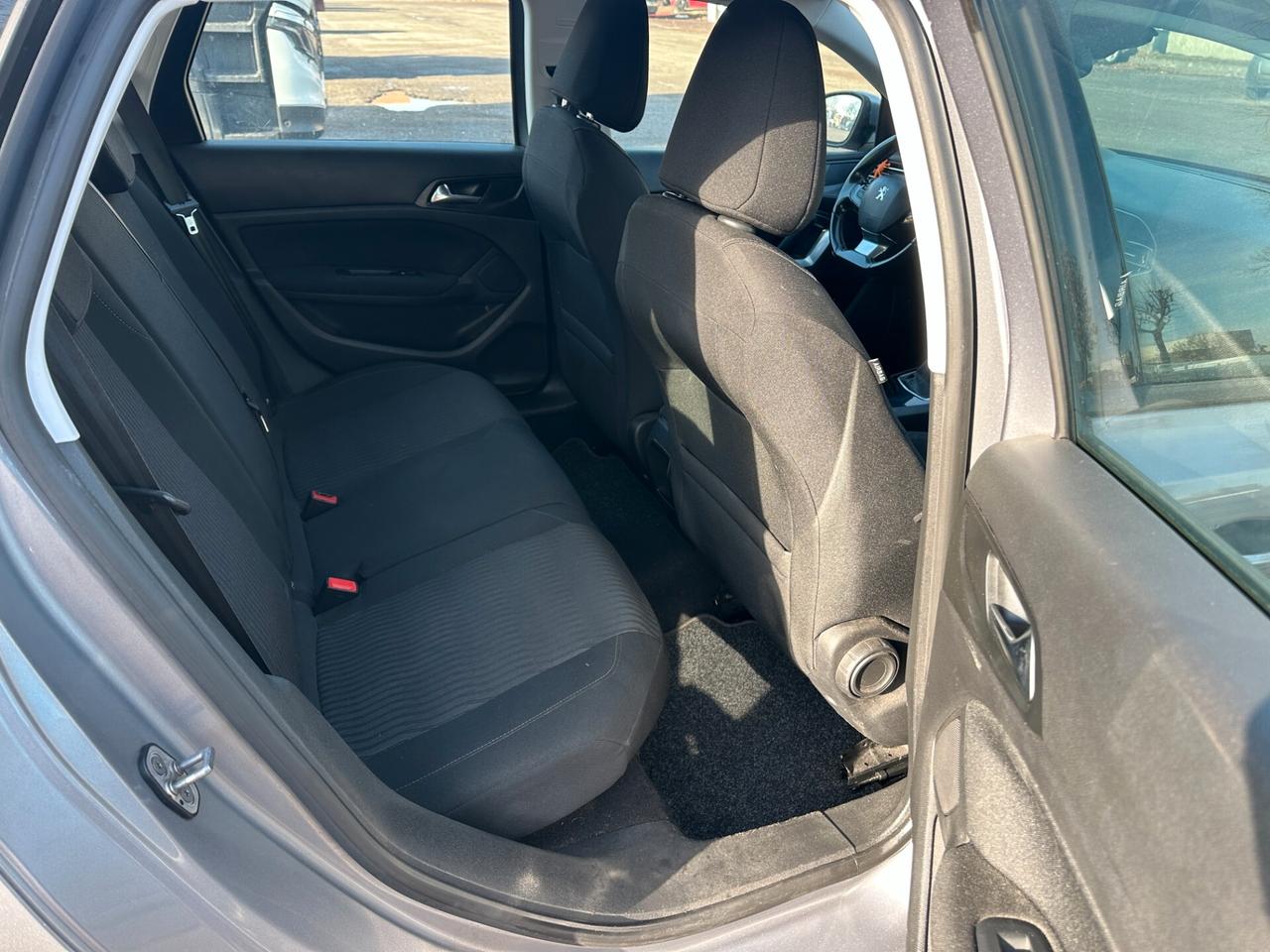 Peugeot 308 BlueHDi 100 S&S SW Business