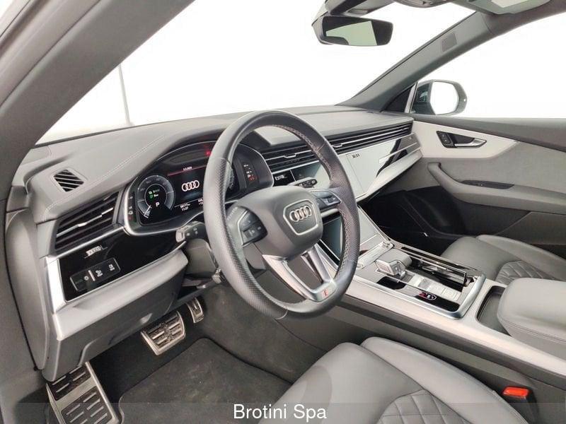 Audi Q8 55 TFSI e quattro tiptronic Sport