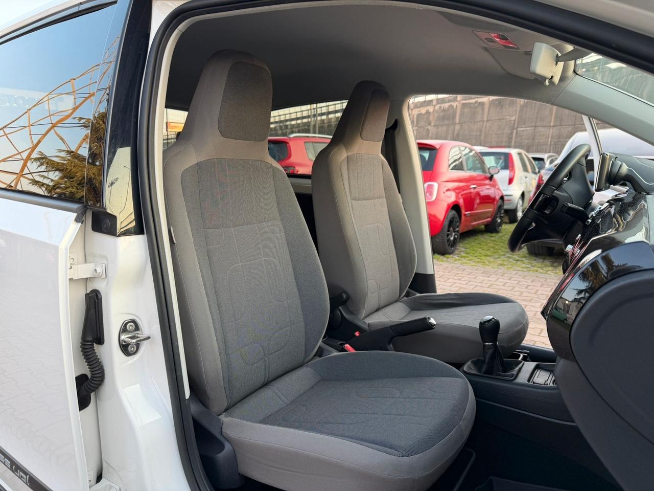 Volkswagen up! 1.0 75 CV 5p. cross OK NEOPATENTATI