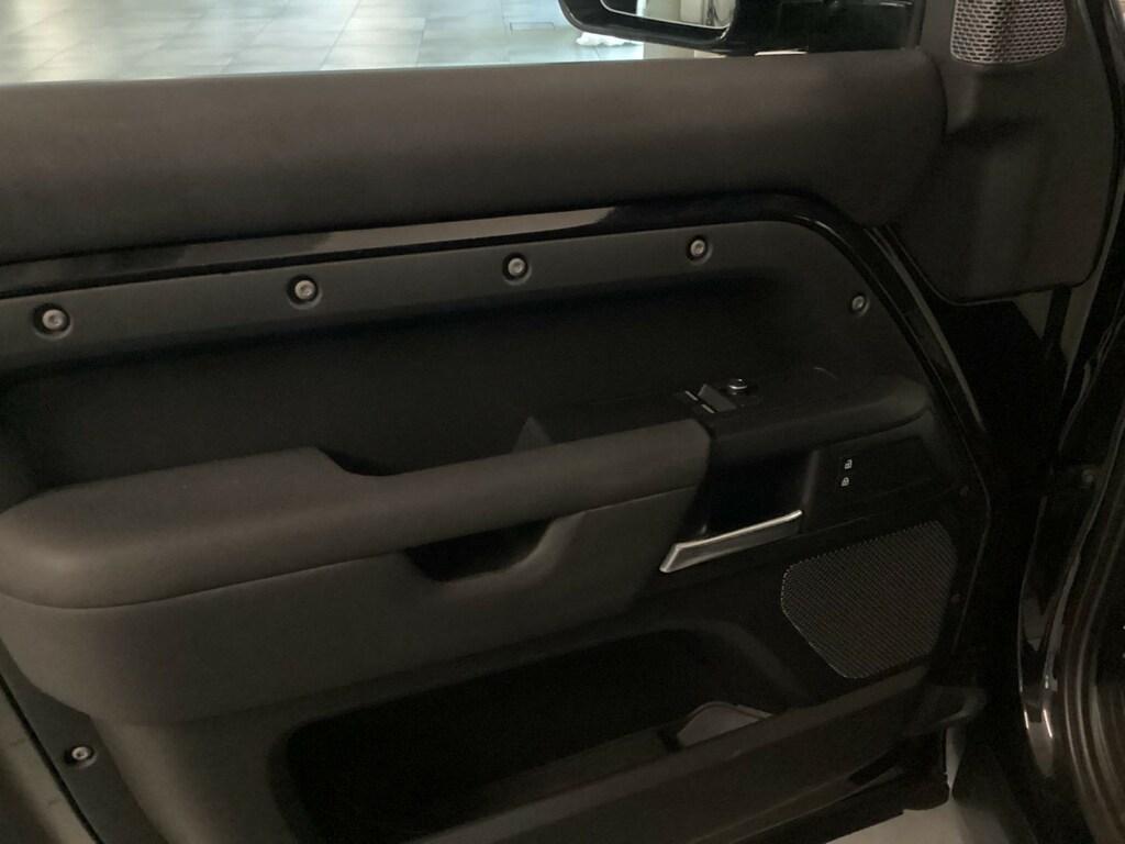 Land Rover Defender 90 3.0 I6 MHEV X-Dynamic S AWD Auto