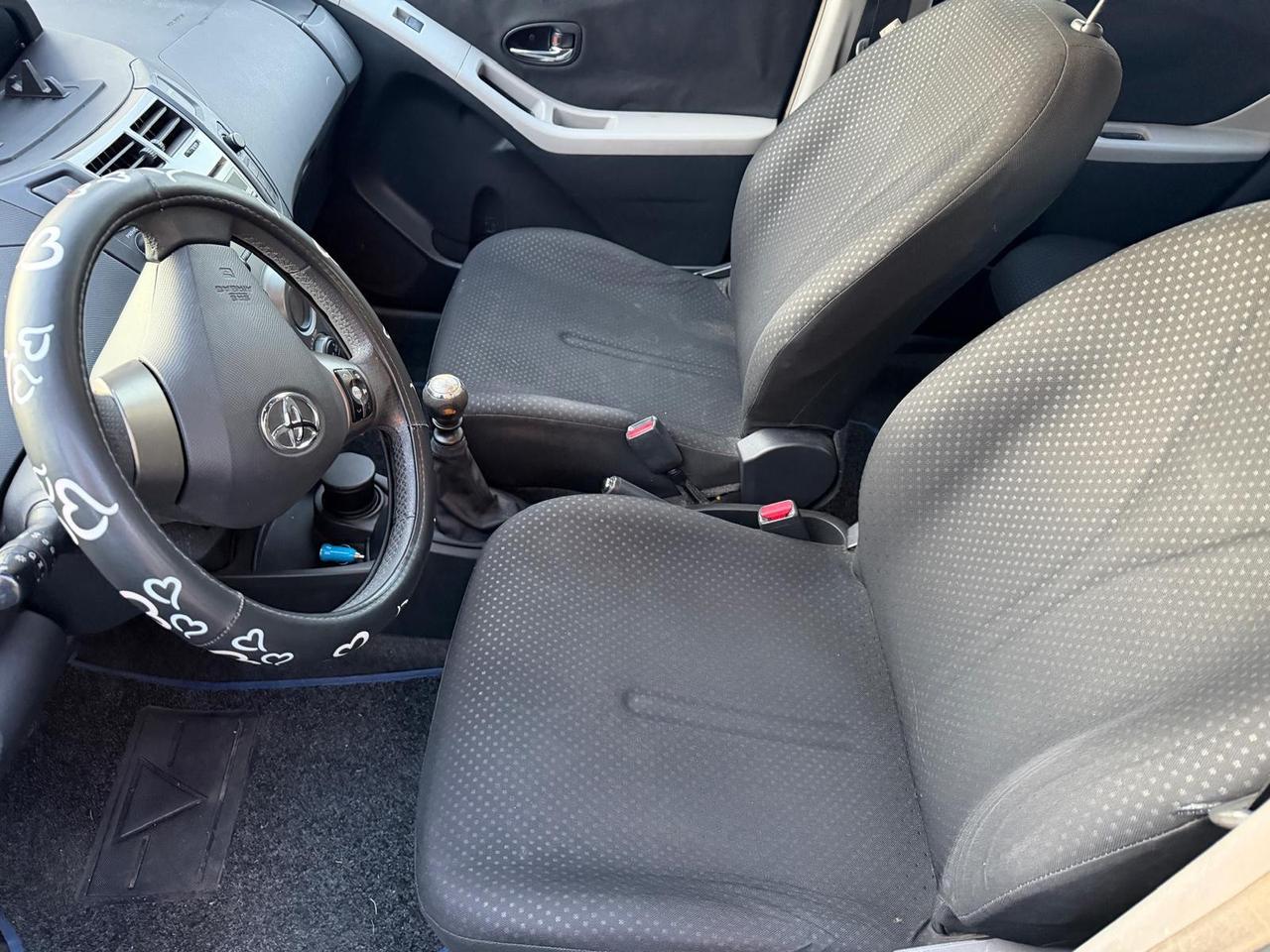 Toyota Yaris 1.0 5 porte Sol