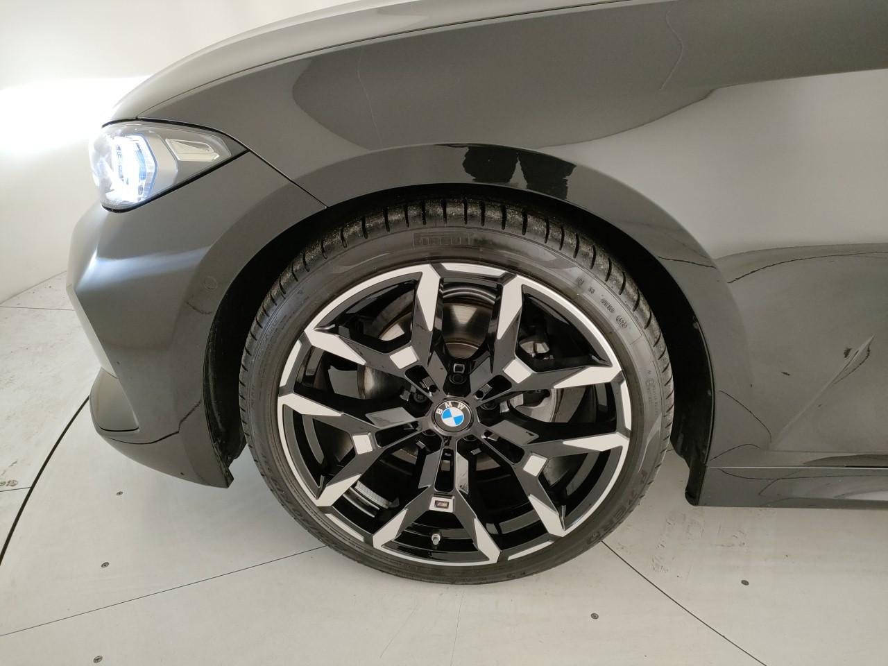 BMW 320d Touring mhev 48V MSport auto