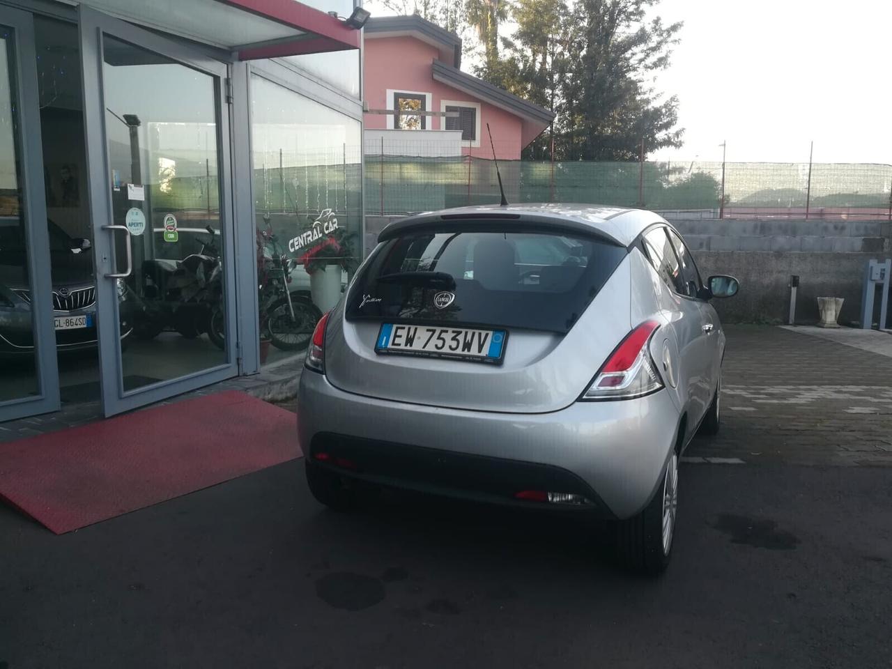 Lancia Ypsilon 1.3 MJT 16V 95 CV 5 porte S&S Silver