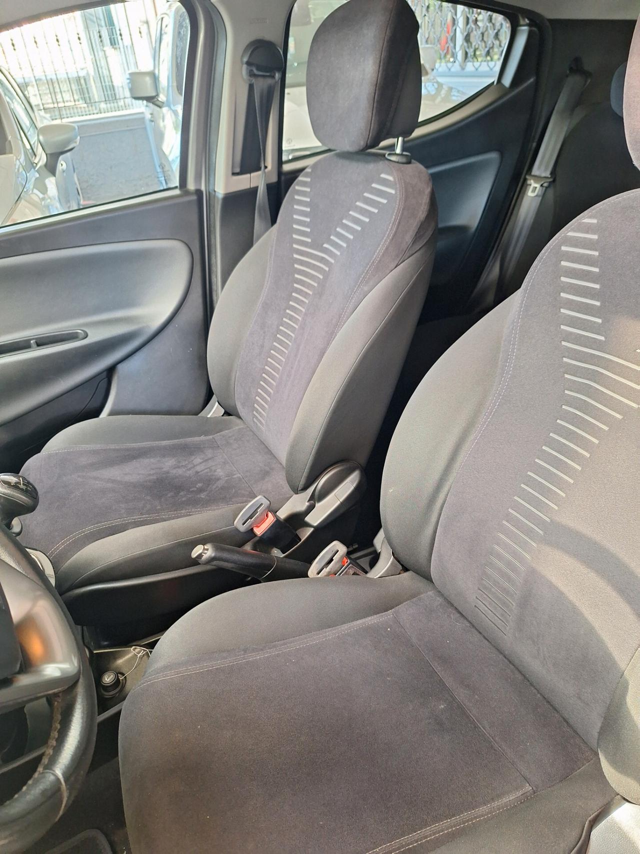 Lancia Ypsilon 0.9 TwinAir 85 CV 5 porte S&S Platinum Tetto Panoramico Apribile