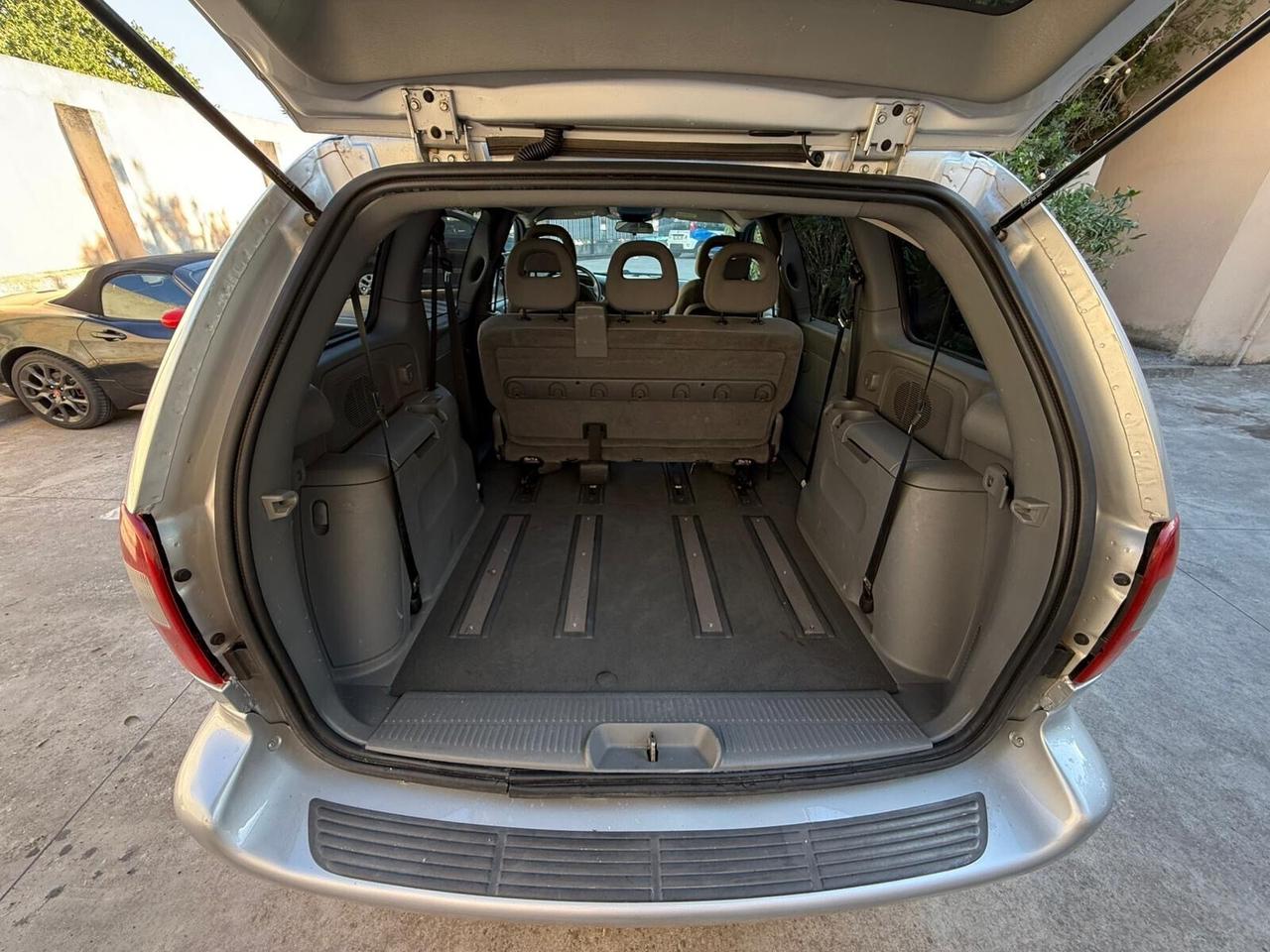 Chrysler Voyager Grand Voyager 2.5 CRD cat Limited