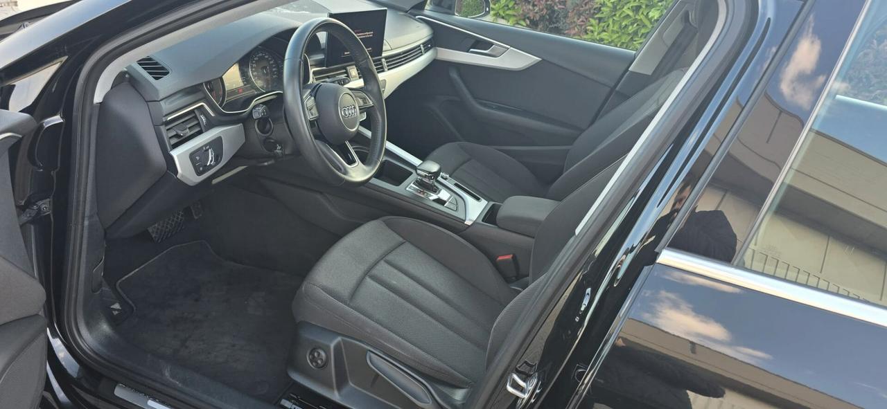 Audi A4 Avant 30 2.0 tdi mhev Business 136cv s-tronic