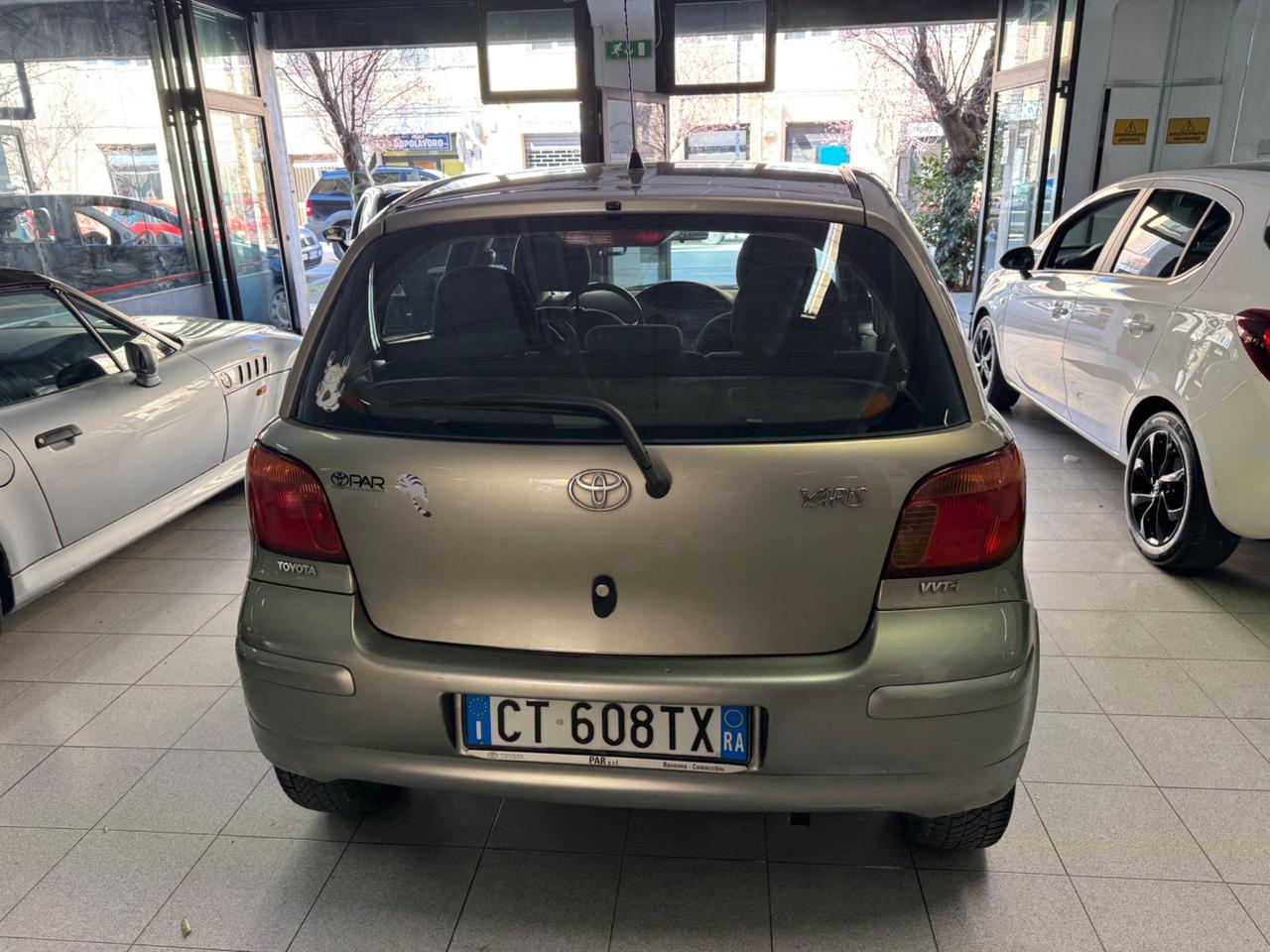 Toyota Yaris 1.0i 16V cat 3 porte Sol