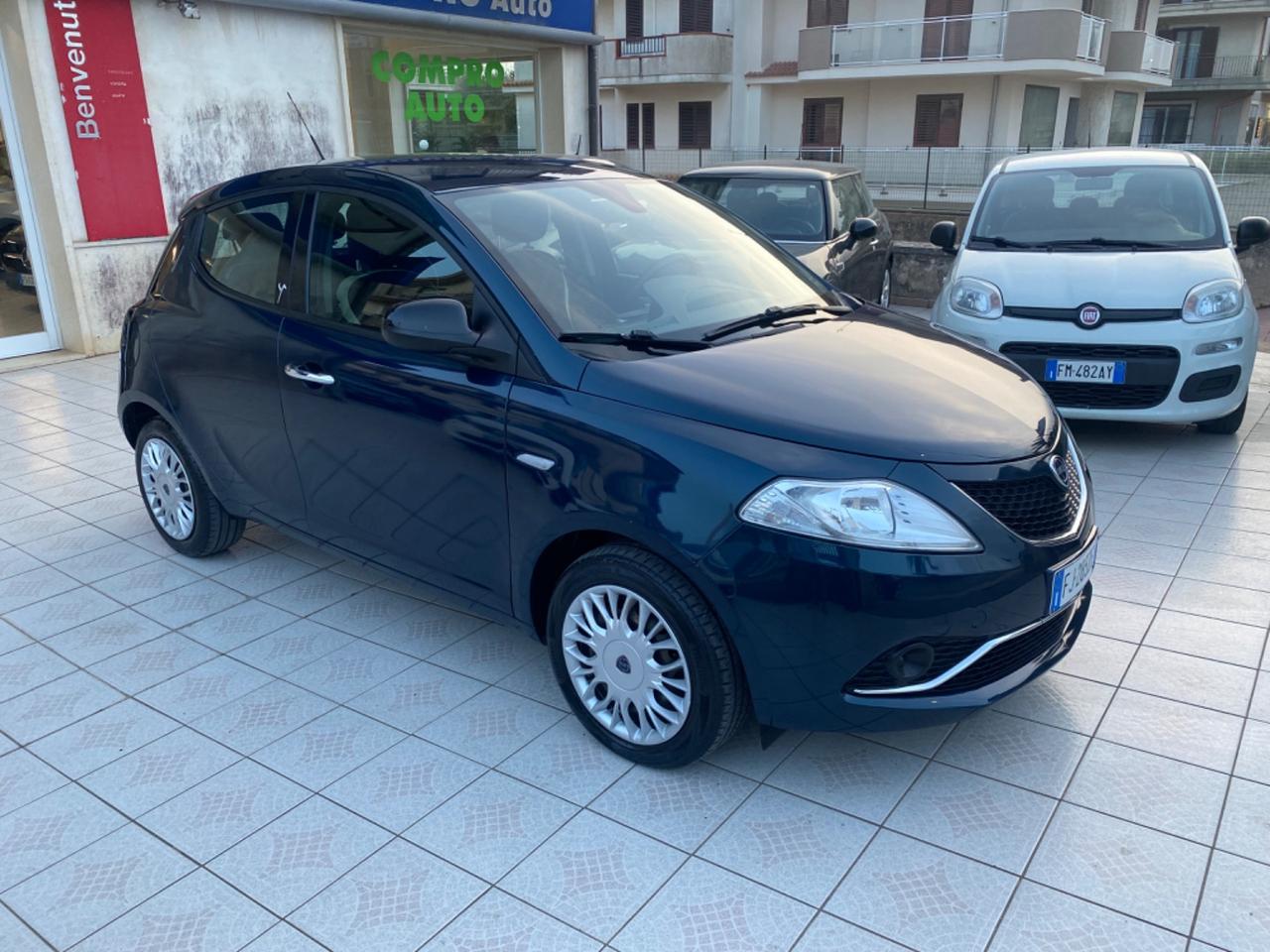 Lancia Ypsilon 1.2 69 CV 5 porte Gold