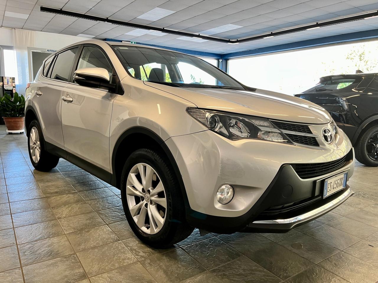 Toyota RAV 4 RAV4 2.2 D-CAT 4X4 CAMBIO AUTOMATICO Lounge