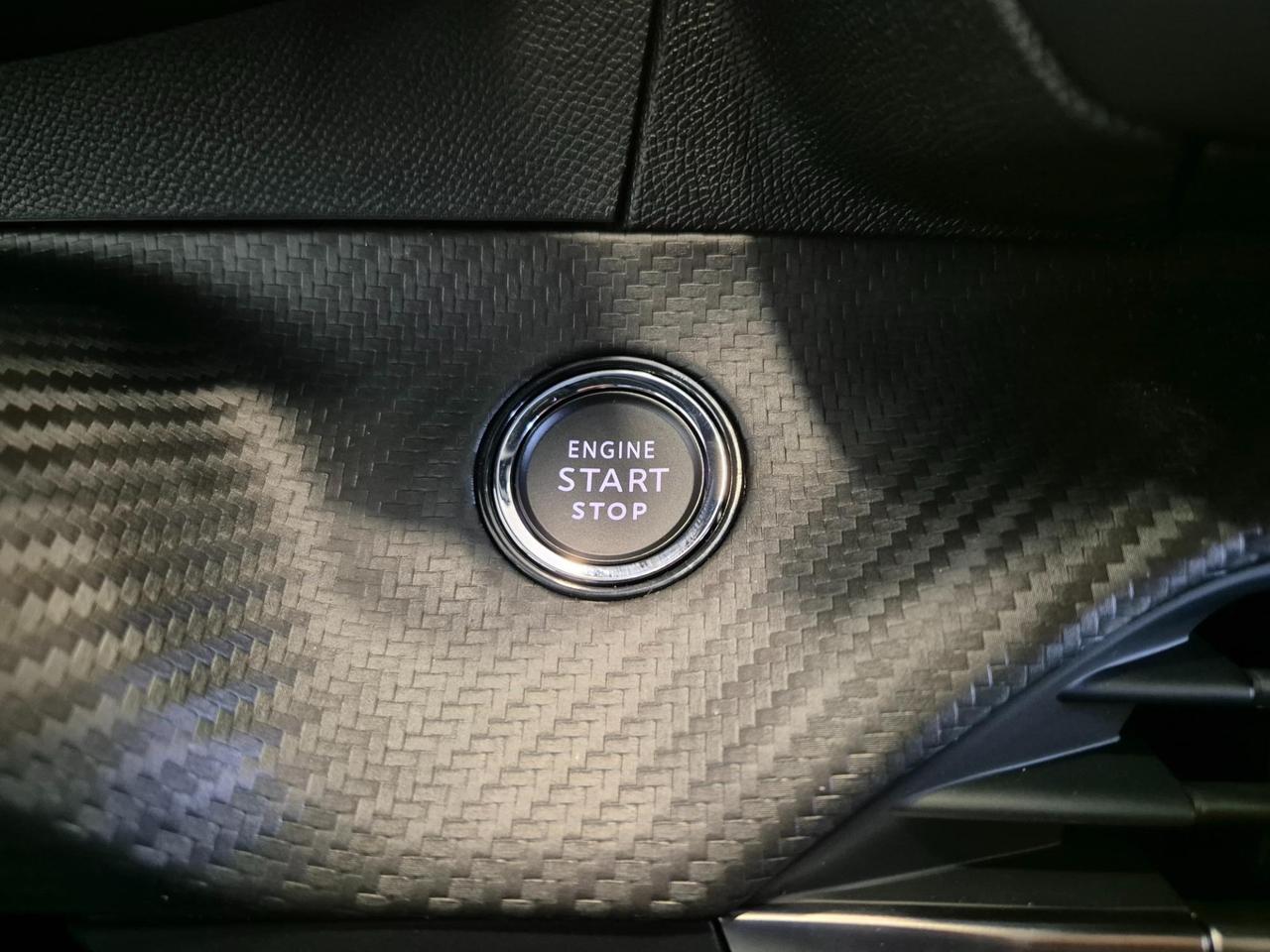 Peugeot 2008 1.2 hybrid Allure 136cv e-dcs6 IN PROMO