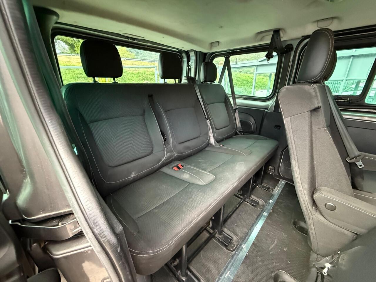 Renault Trafic T27 1.6 dCi 125CV 9 POSTI