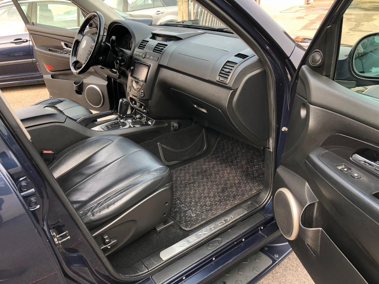 Ssangyong REXTON II 2.7 XVT A/T Executive Top