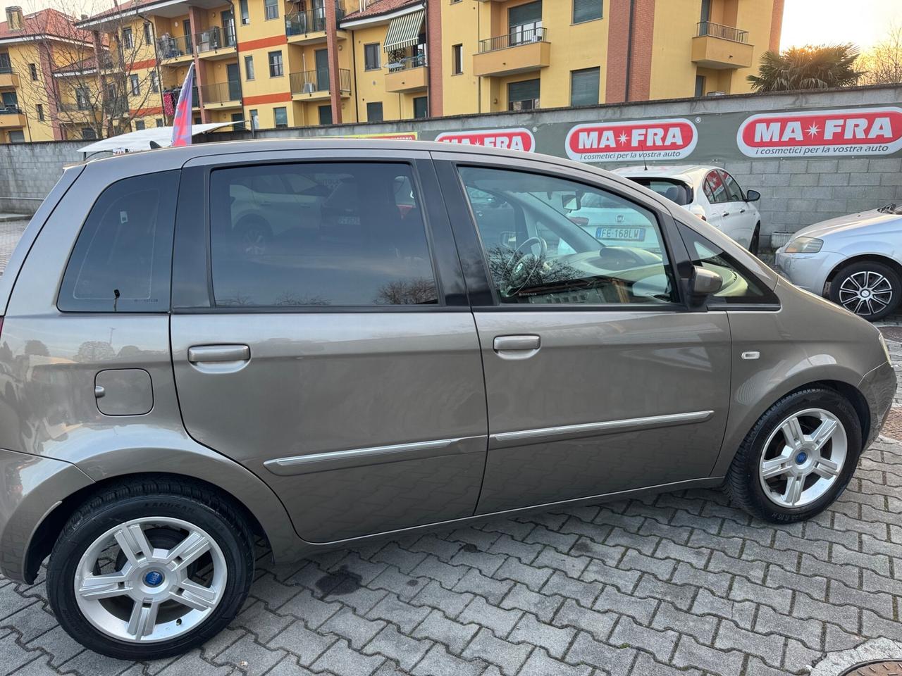 Fiat Idea 1.4 16V Emotion automatica