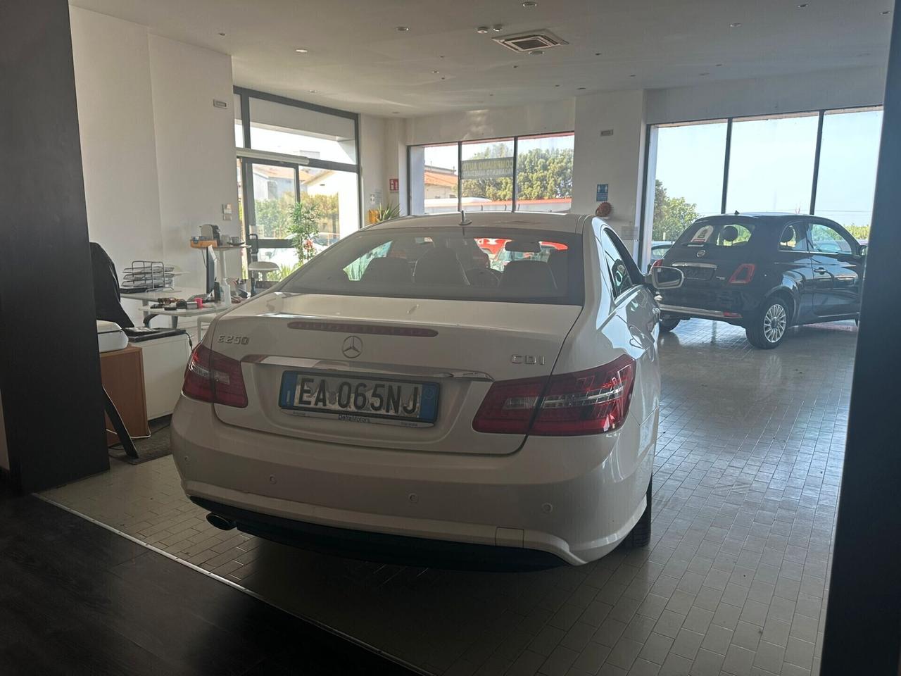 Mercedes-benz E 250 E 250 CDI BlueEFFICIENCY Avantgarde AMG