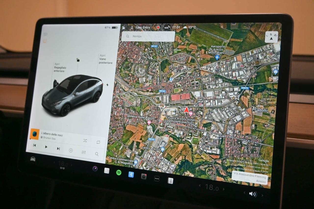 TESLA Model Y Model Y Long Range AWD