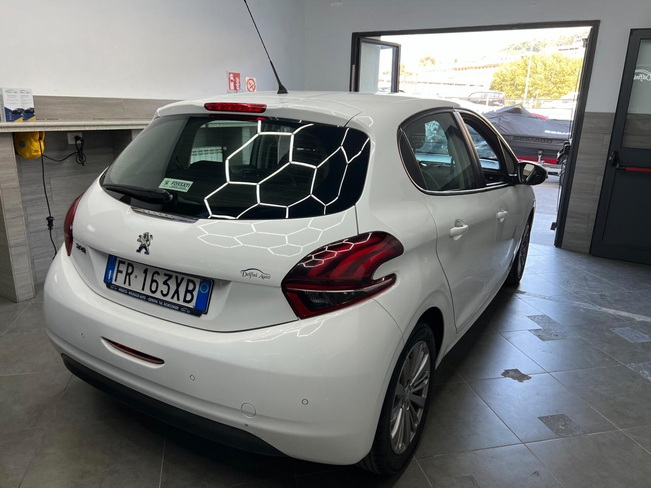 Peugeot 208 PureTech 82 5 porte Allure