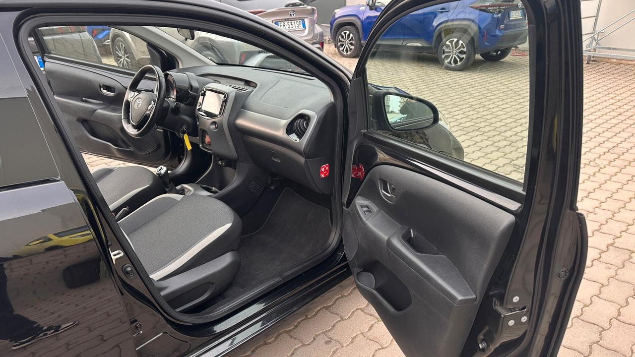 Toyota Aygo Connect 1.0 VVT-i 72 CV 5 porte x-play