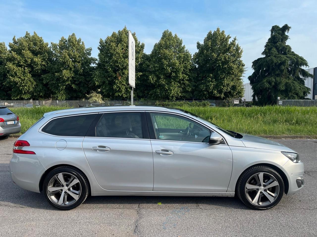 Peugeot 308 PureTech Turbo 130 S&S SW Allure