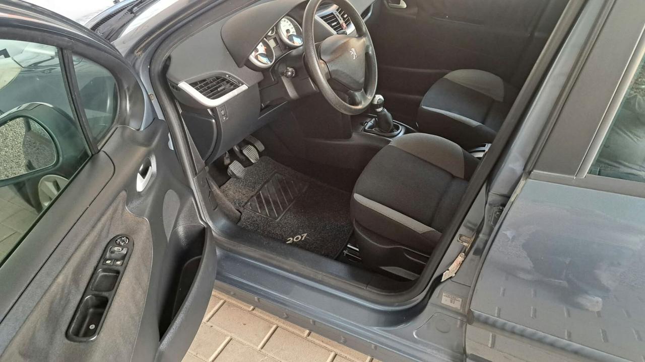 Peugeot 207 1.4 8V 75CV 5p. X Line