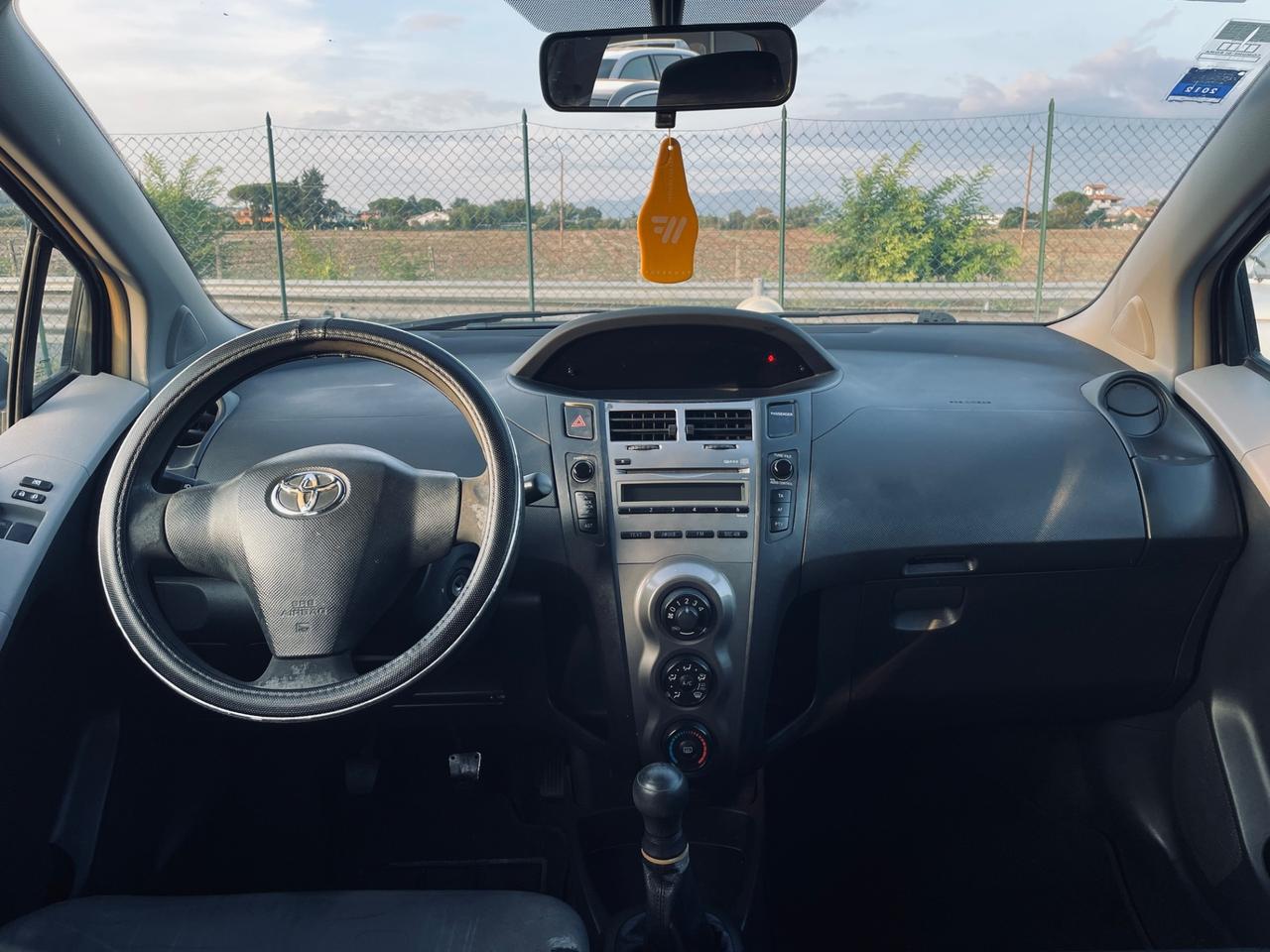 Toyota Yaris 1.0 5 porte Now