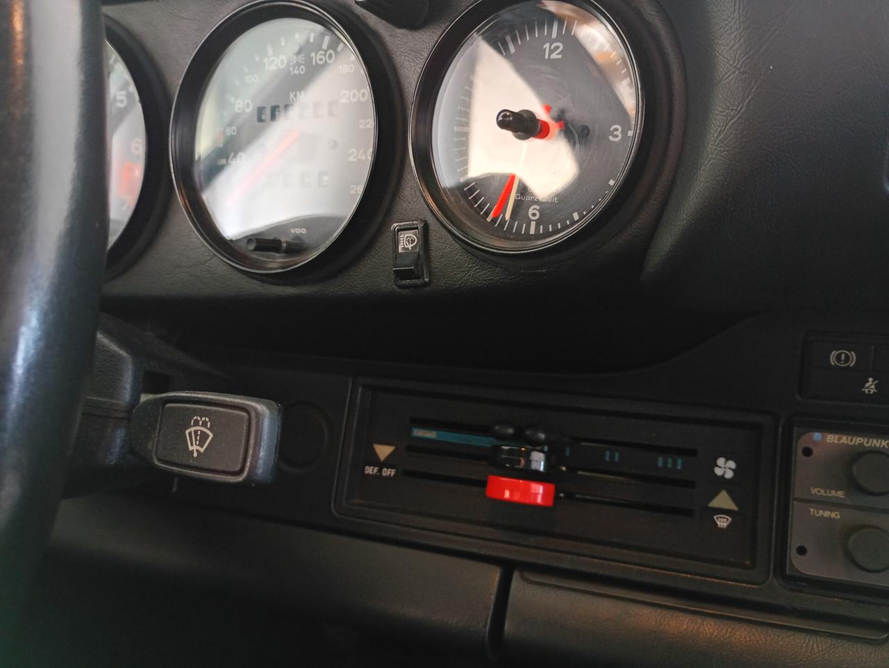 Porsche 911 CARRERA 3.2 CABRIO
