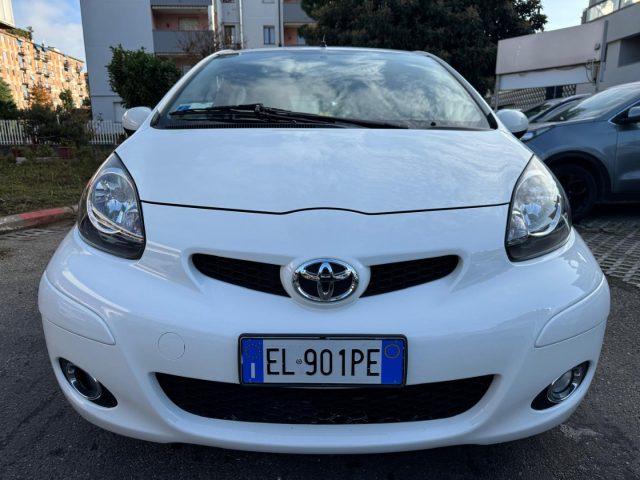 TOYOTA Aygo 1.0 12V VVT-i 5pt Connect Navi AUT.