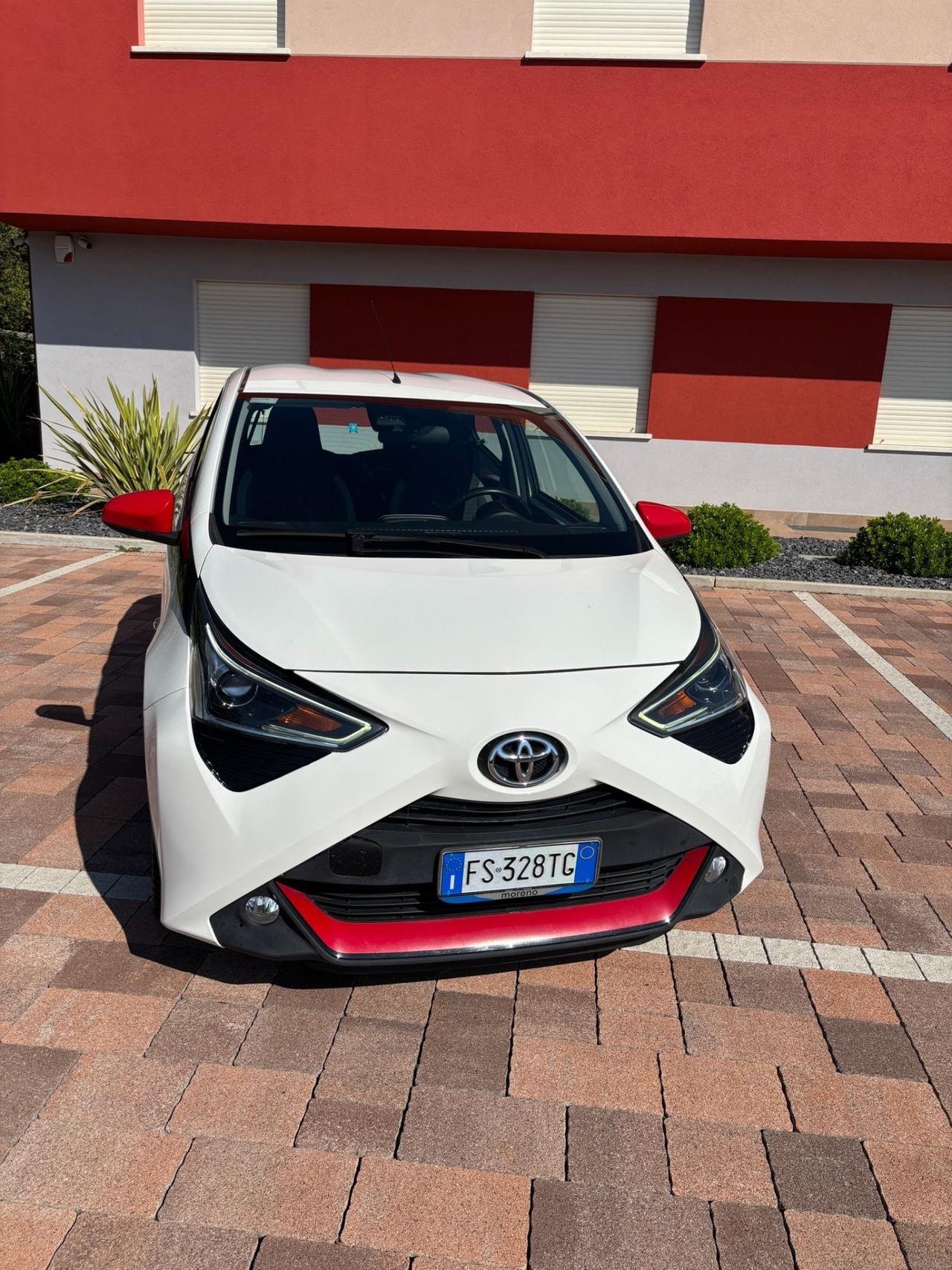 Toyota Aygo 1.0 VVT-i 72 CV 5 porte x-play