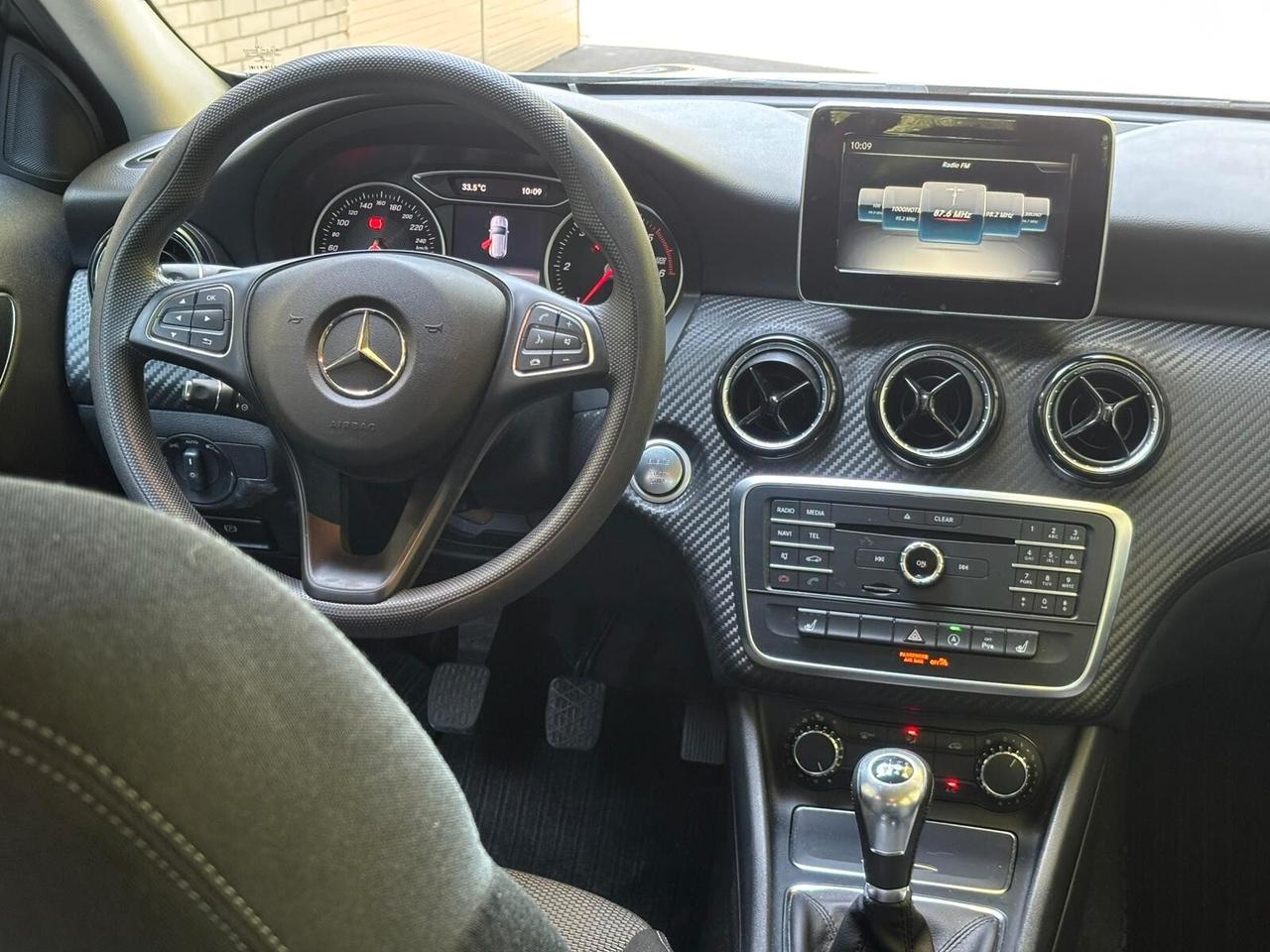 Mercedes-benz GLA 200 180 d Business