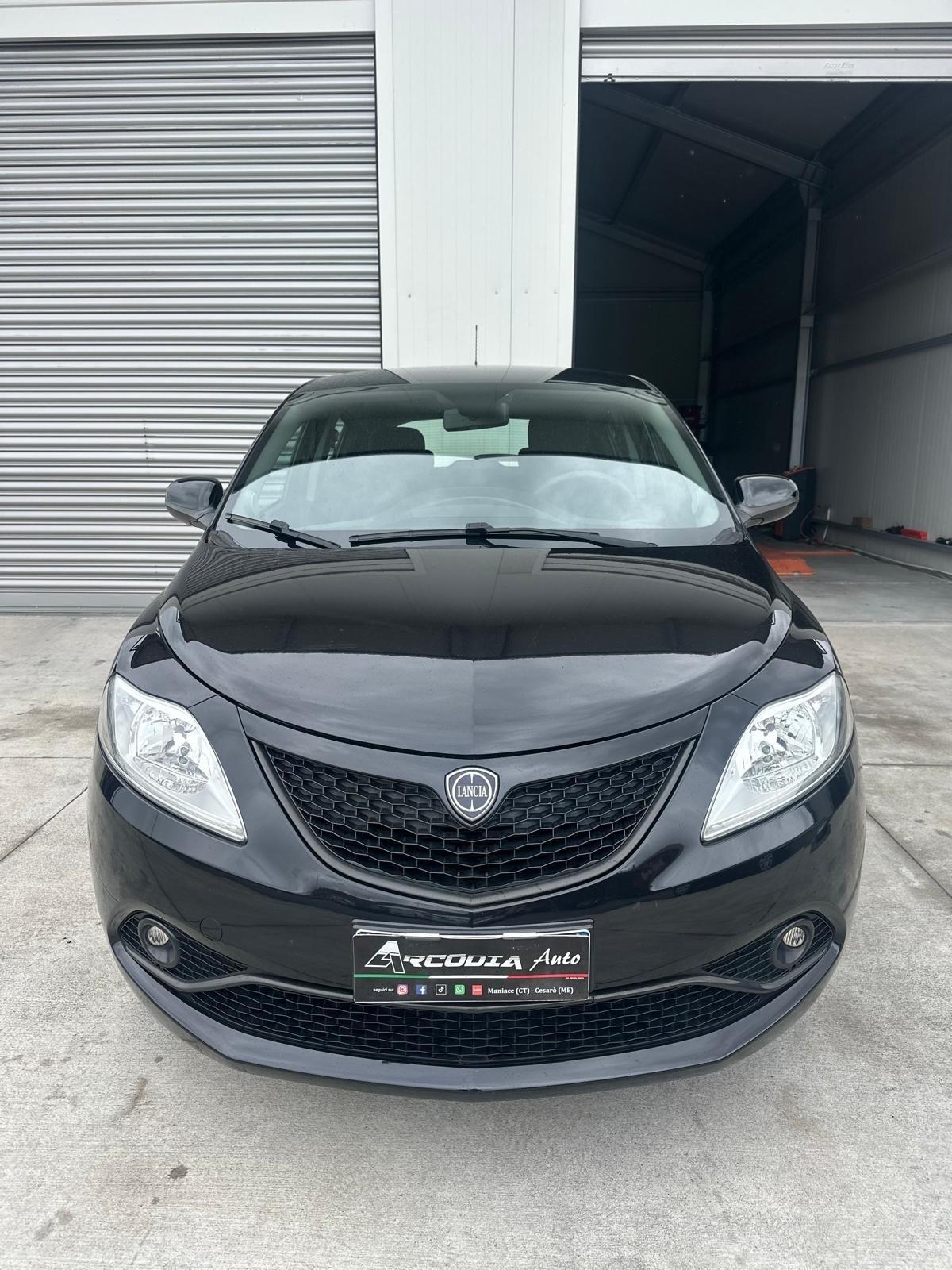 Lancia Ypsilon 1.2 69 CV 5 porte S&S Platinum