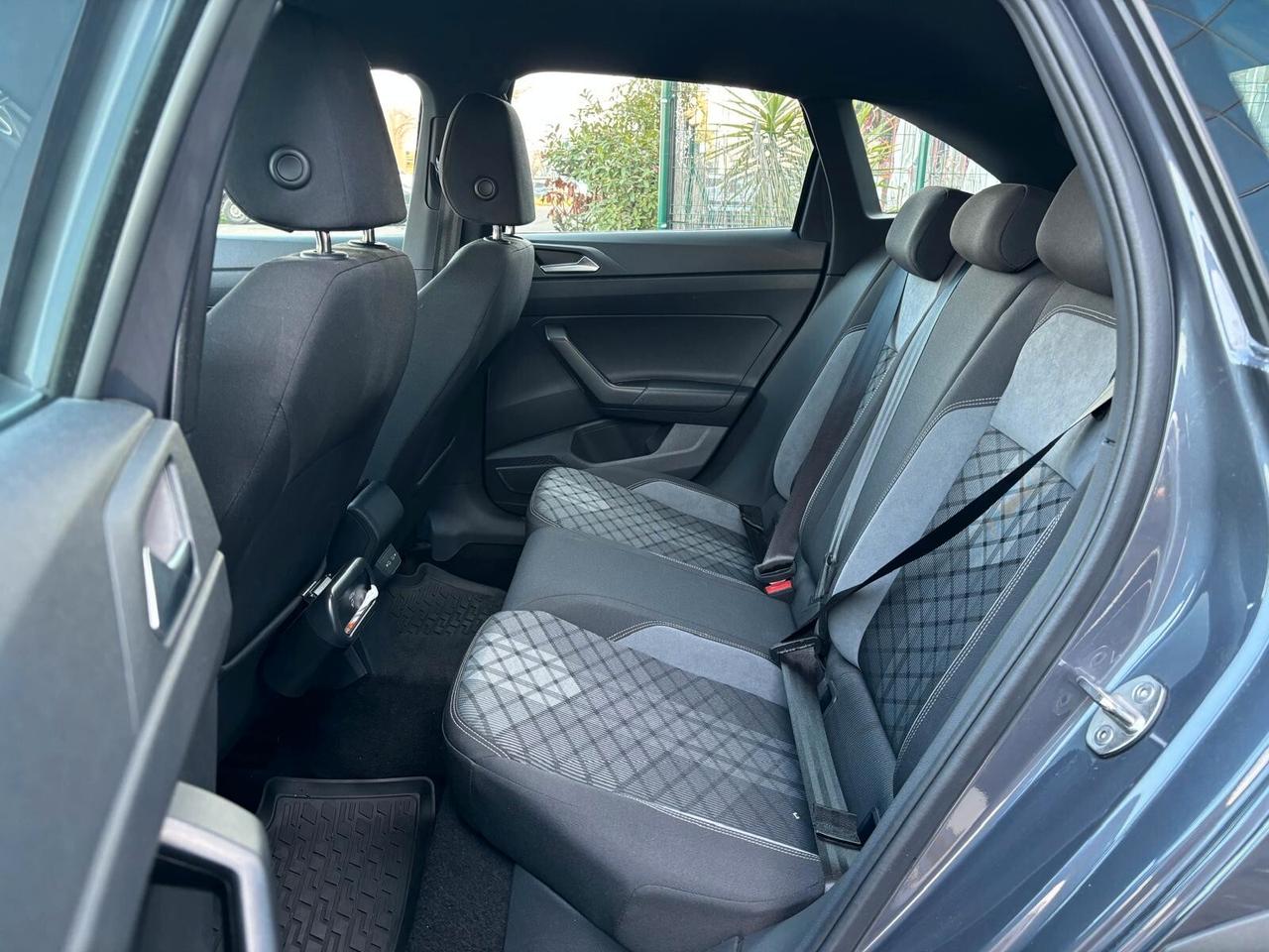 Volkswagen Taigo 1.5 TSI ACT 150 CV DSG R-Line