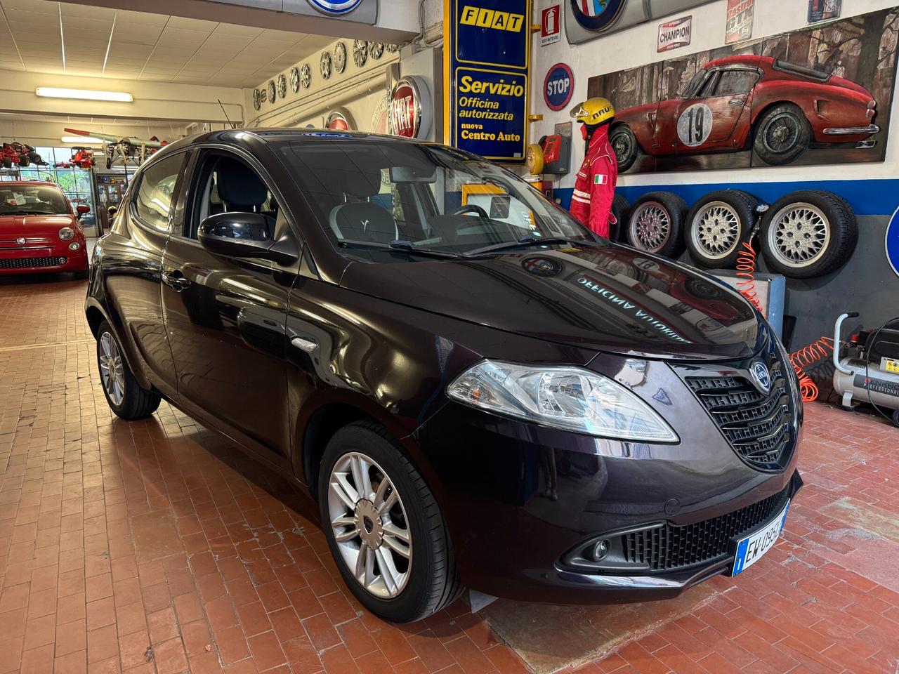 Lancia Ypsilon 1.2 69 CV 5 porte Elefantino
