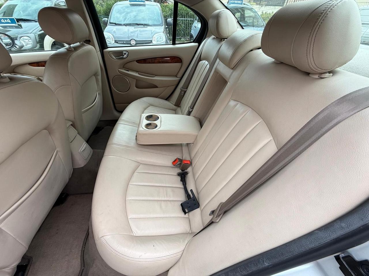 Jaguar X-Type 2.5 V6 24V cat Executive *AUTOMATICA/4x4/PELLE/NAVI*