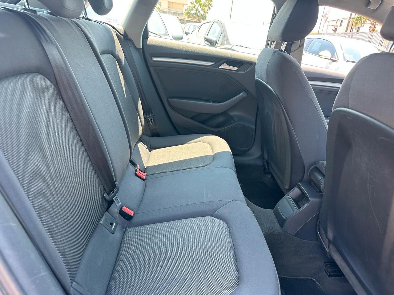 Audi A3 1.6 TDI 116 CV Sport-08/2017