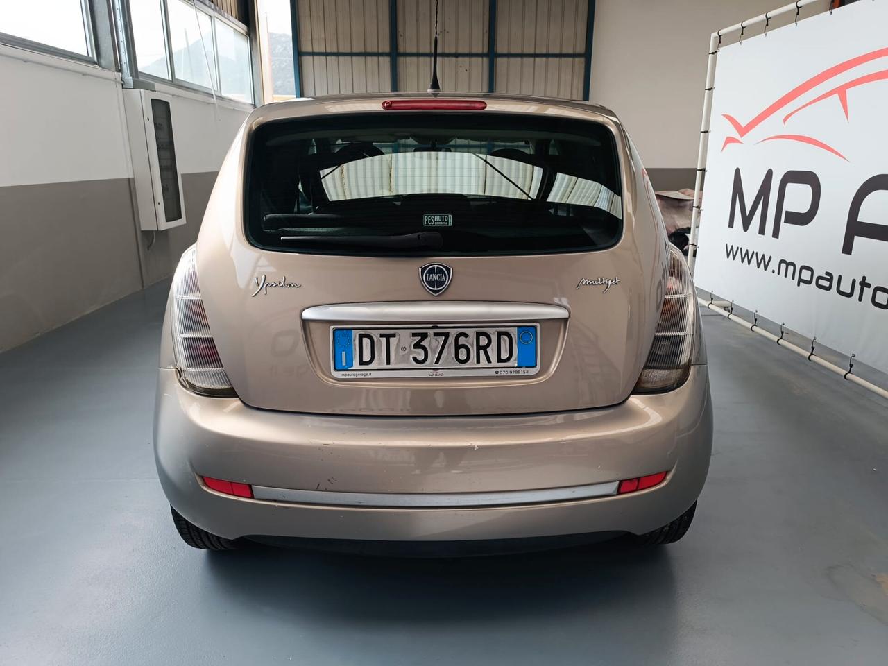 Lancia Ypsilon 1.3 MJT 75 CV Oro