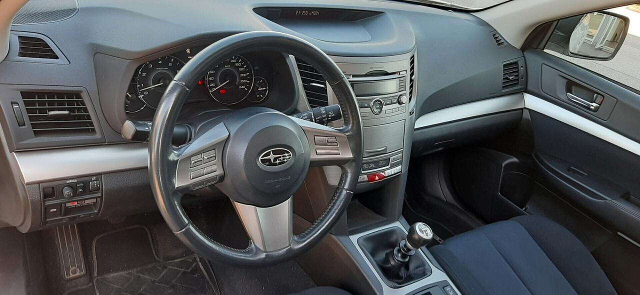 SUBARU OUTBACK 2.5i Bi-Fuel Trend