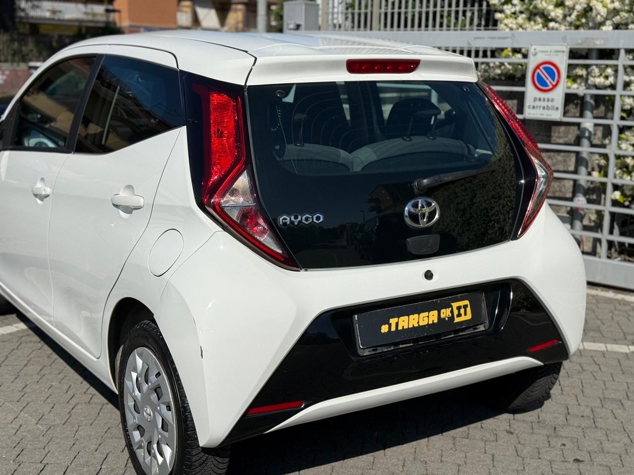 Toyota Aygo 1.0 72 CV 5 porte x-play GARANTITA NO VINCOLI FIN