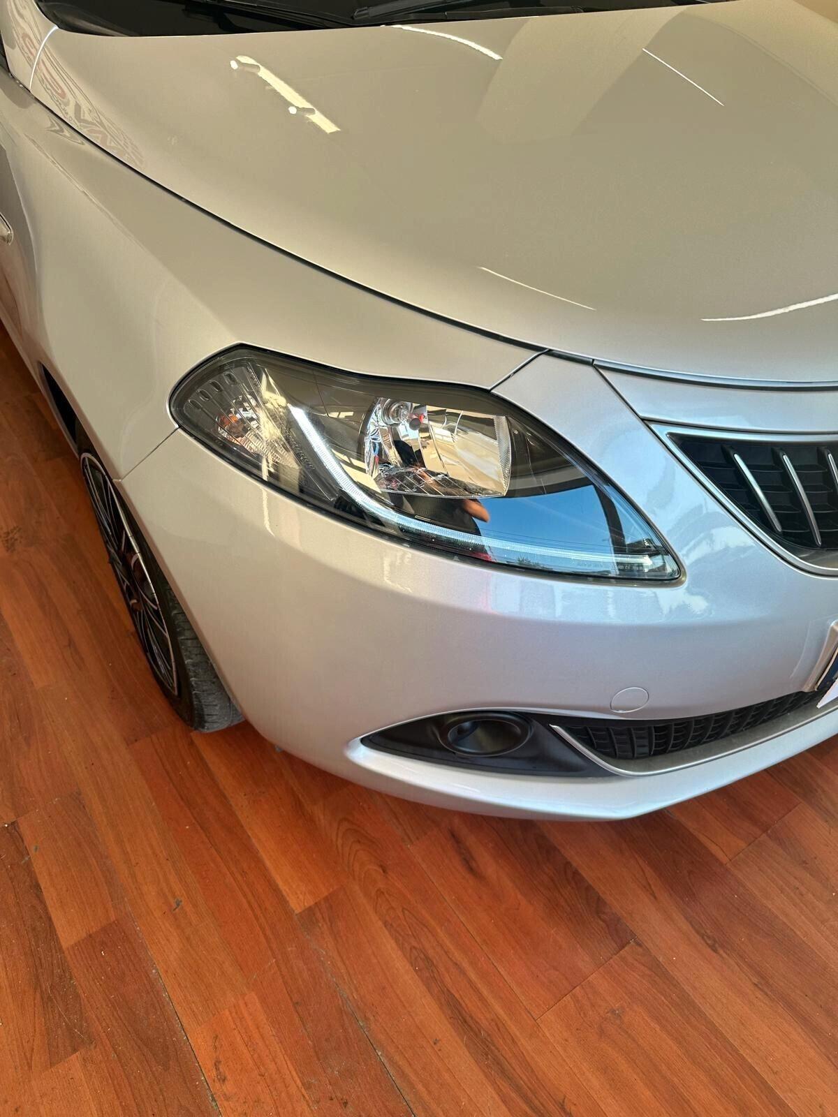 Lancia Ypsilon 1.2 69 CV 5 porte GPL Ecochic Silver