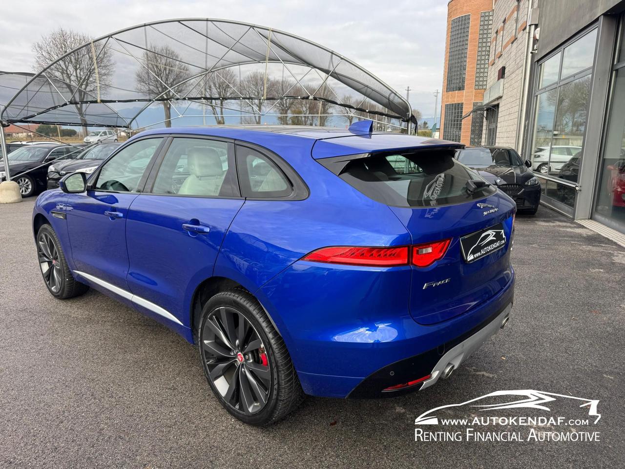 Jaguar F-Pace 3.0d V6 First edition awd 300cv auto