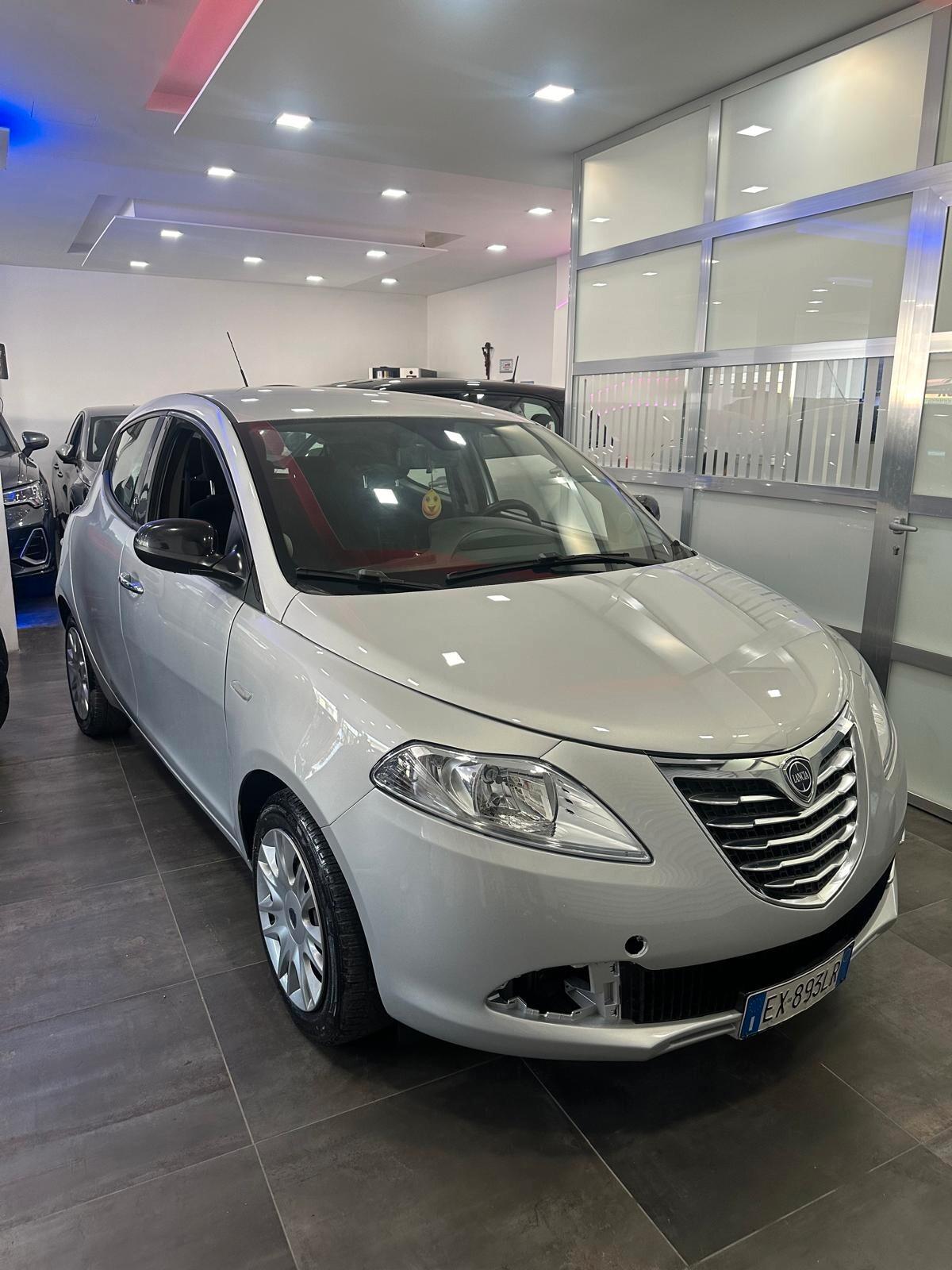 Lancia Ypsilon 1.2 69 CV 5 porte GPL Ecochic Platinum