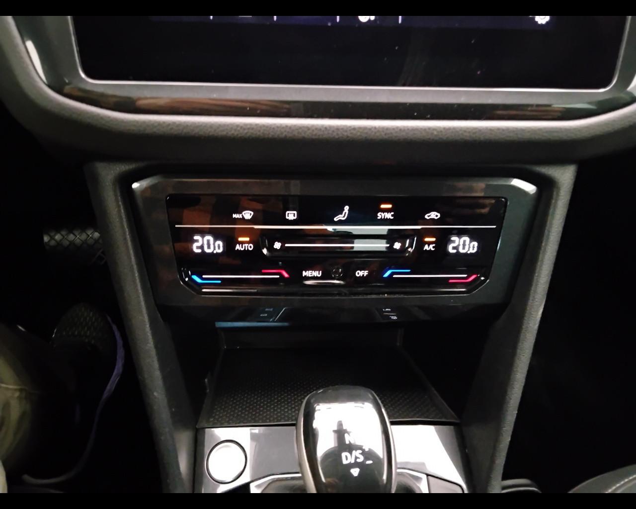 VOLKSWAGEN Tiguan II 2021 - Tiguan 1.5 tsi Elegance 150cv dsg