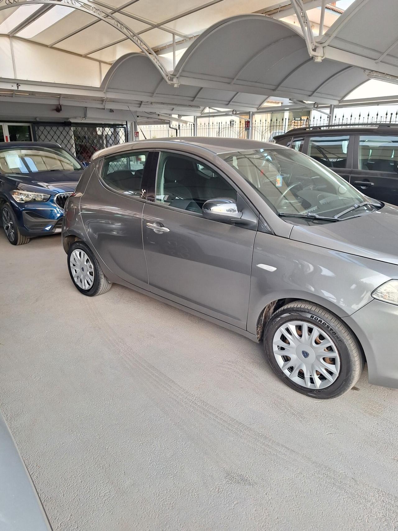 Lancia Ypsilon 1.3 MJT 95 CV 5 porte S&S Platinum
