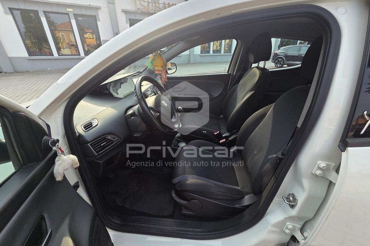 LANCIA Ypsilon 1.2 69 CV 5 porte Silver