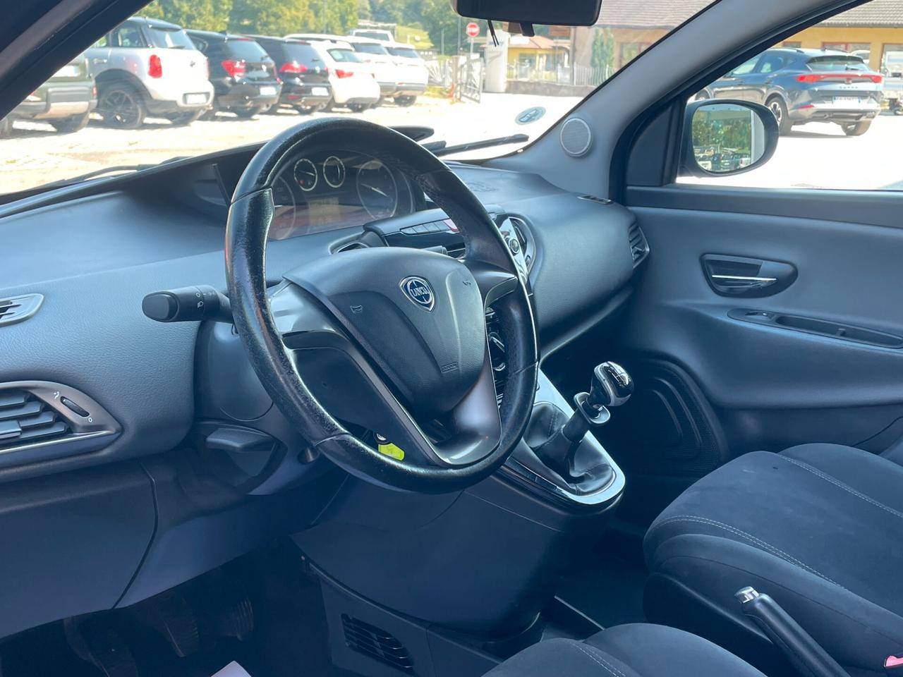 Lancia Ypsilon 1.2 69 CV 5 porte "NEOPATANTATI"