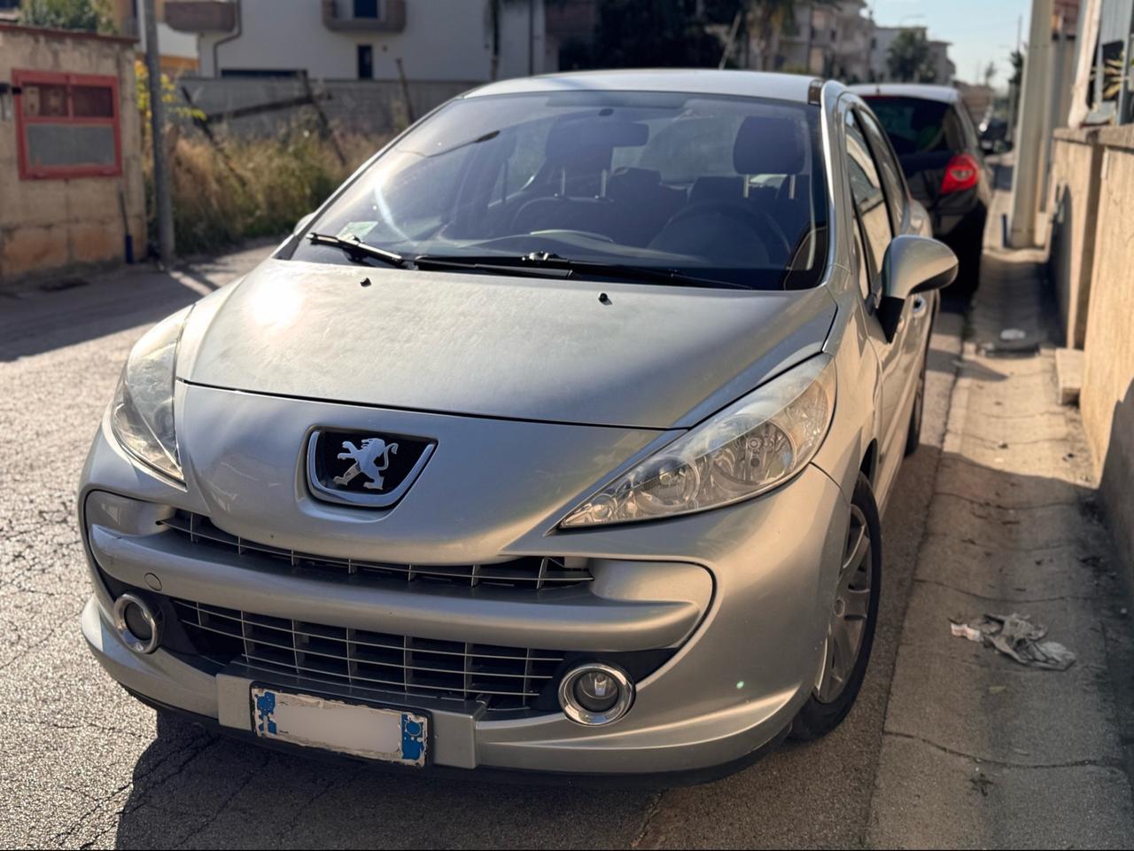 Peugeot 207 1.6 HDi 110CV 5p. Féline