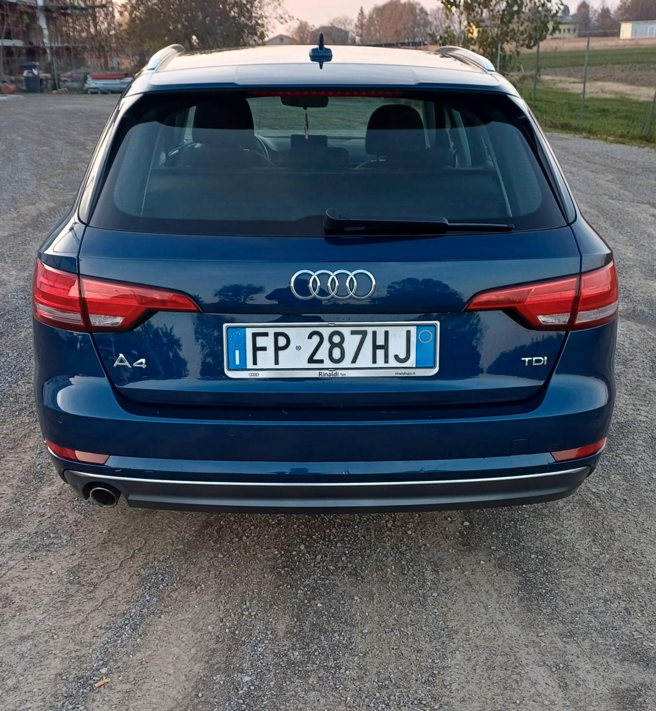 Audi A4 2.0 TDI 150 CV ultra S tronic Design
