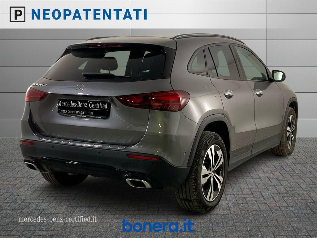 Mercedes GLA 180 180 D Progressive Advanced Plus 8G-DCT