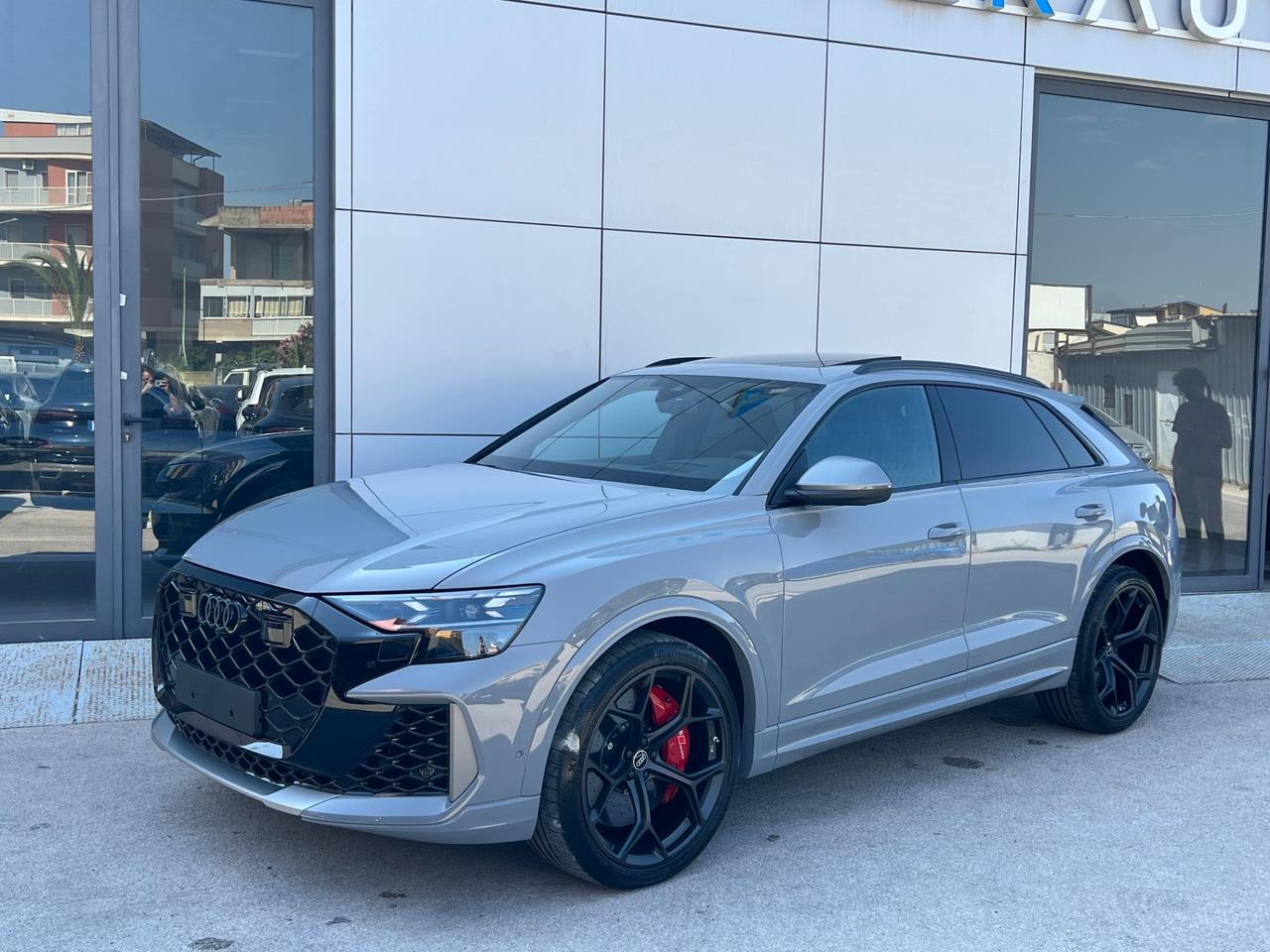 Audi RS Q8 performance possibilità noleggio no scoring